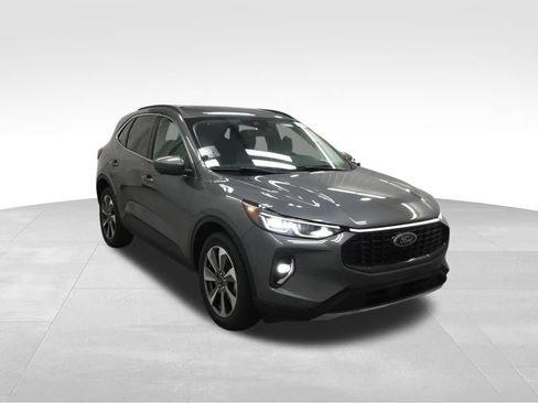 Used 2023 Ford Escape Platinum AWD/4WD image 3