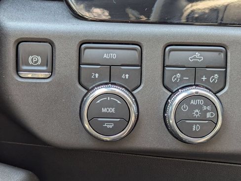 Used 2025 GMC Sierra 1500 Elevation AWD/4WD image 13