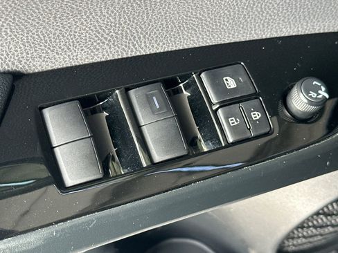 Certified 2022 Toyota Prius LE image 14