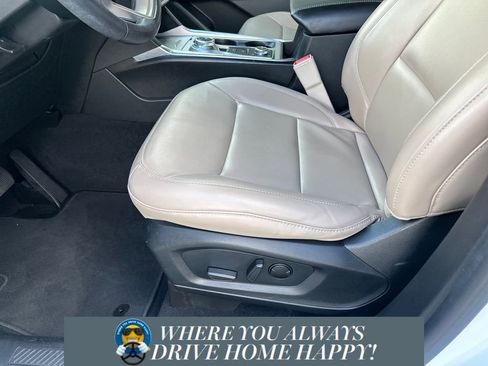 Used 2022 Ford Explorer XLT w/ Equipment Group 202A image 8