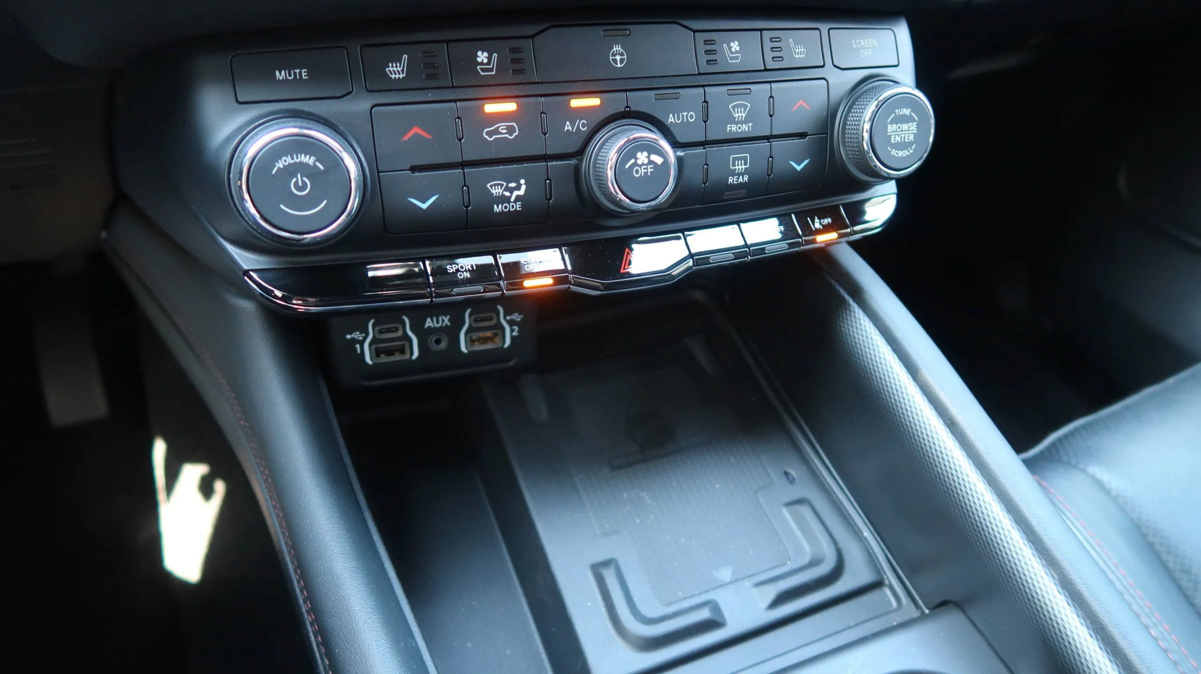 Used 2022 Dodge Durango R/T RWD image 33