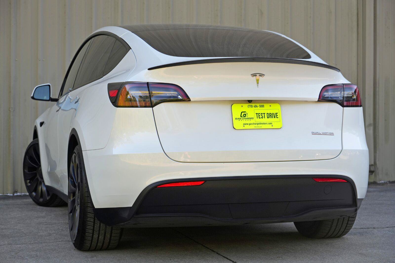Used 2023 Tesla Model Y Performance AWD/4WD image 6