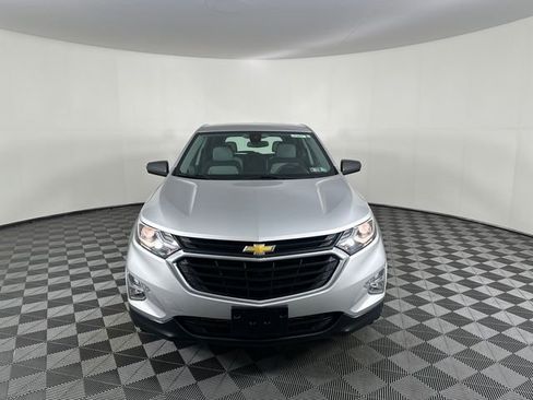 Used 2021 Chevrolet Equinox LS AWD/4WD image 2