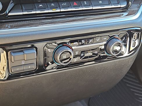 Used 2025 Chevrolet Silverado 1500 LT image 15