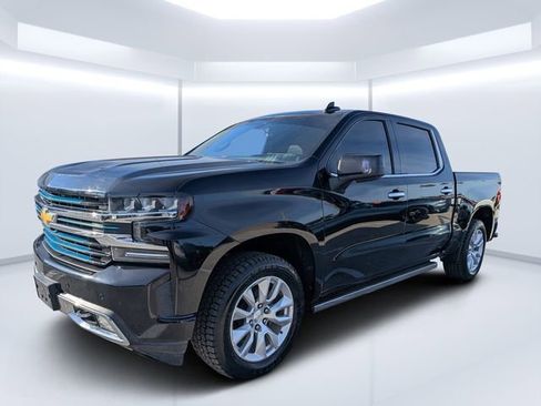 Used 2019 Chevrolet Silverado 1500 High Country w/ Technology Package AWD/4WD image 7