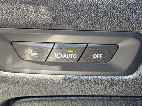 Used 2025 BMW X5 xDrive50e AWD/4WD image 31