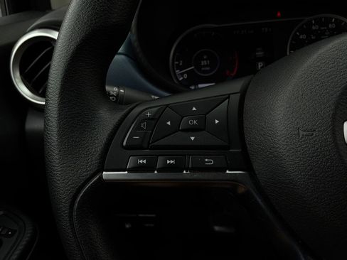 Used 2025 Nissan Versa SV FWD image 29