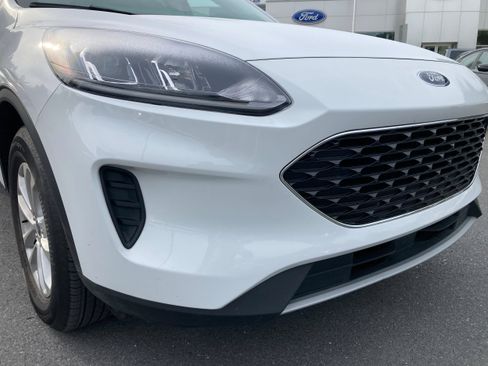 Certified 2022 Ford Escape SE w/ Convenience Package image 4