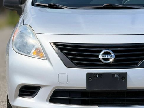 Used 2014 Nissan Versa S Plus FWD image 11