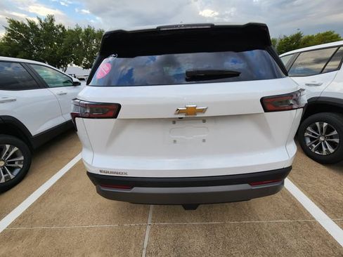 Used 2026 Chevrolet Equinox LT FWD image 5
