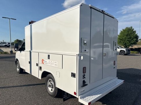 New 2025 GMC Savana 3500 w/ Power Convenience Package image 5