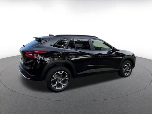 Used 2025 Chevrolet Trax LT image 13