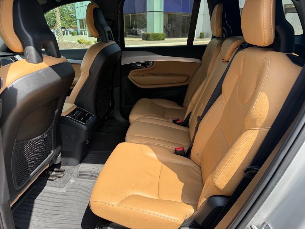 Used 2017 Volvo XC90 T6 Momentum w/ Vision Package AWD/4WD image 12