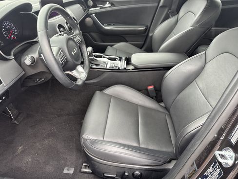 Used 2023 Kia Stinger GT-Line w/ Sun & Sound Package RWD image 5