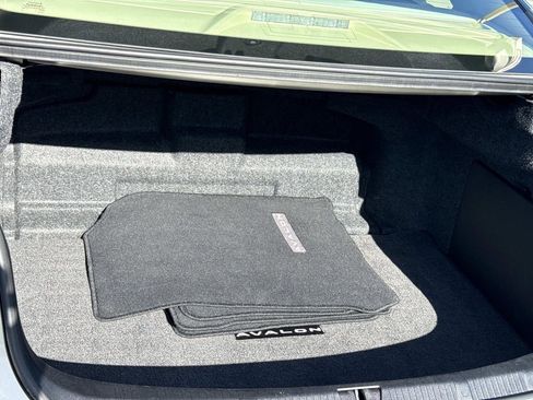 Used 2015 Toyota Avalon Limited image 11