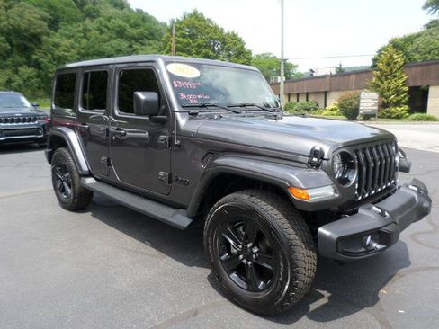 Used 2022 Jeep Wrangler Unlimited Sahara AWD/4WD image 1
