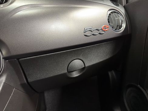 Used 2018 FIAT 500 e w/ Esport Package FWD image 24