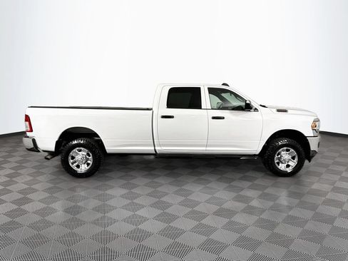 Used 2022 RAM 2500 Tradesman w/ Chrome Appearance Group AWD/4WD image 8