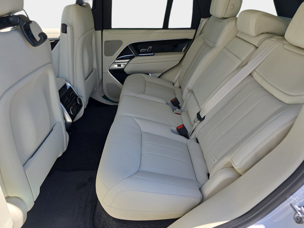 New 2026 Land Rover Range Rover SE AWD/4WD image 16