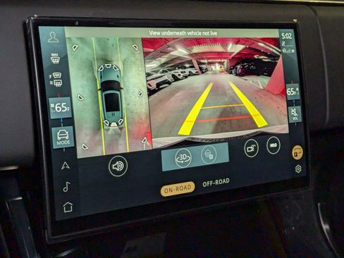 New 2025 Land Rover Range Rover Sport Dynamic SE image 13