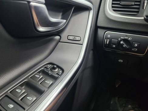 Used 2016 Volvo V60 T5 Cross Country AWD/4WD image 30