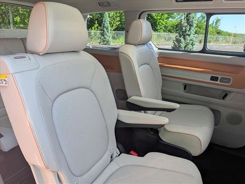 Used 2025 Volkswagen ID. Buzz Pro S Plus AWD/4WD image 17