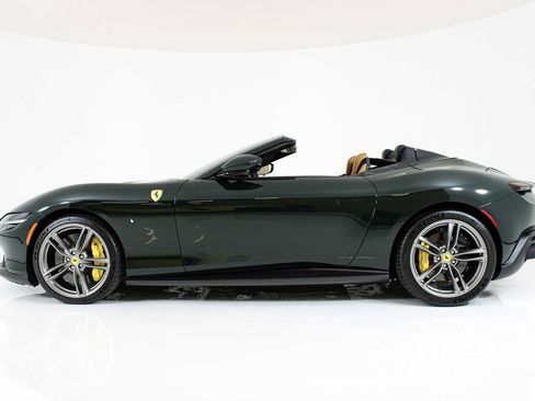 Used 2025 Ferrari Roma Spider RWD image 3
