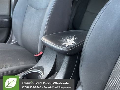 Used 2012 Dodge Avenger SE image 20