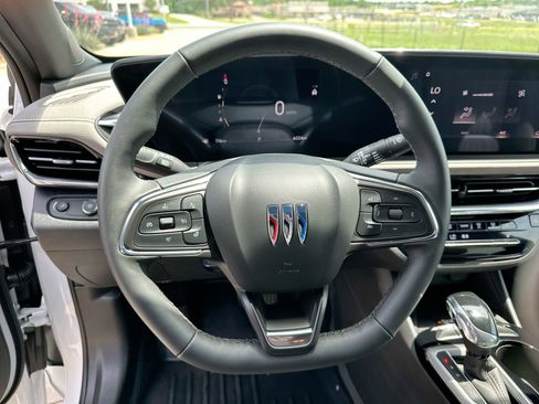 Used 2025 Buick Envista Avenir FWD image 14