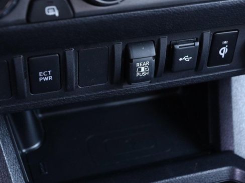 Used 2023 Toyota Tacoma TRD Off-Road image 19