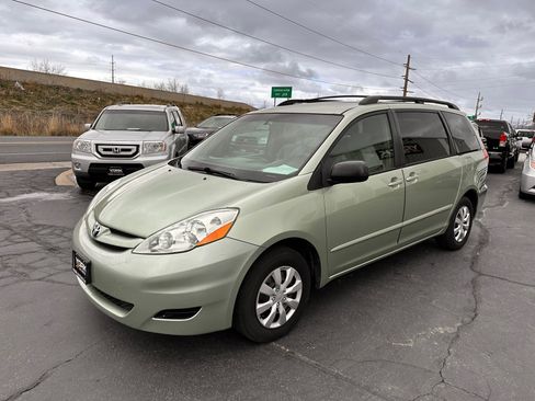 Used 2006 Toyota Sienna LE image 2
