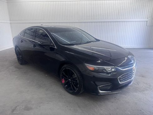 Used 2018 Chevrolet Malibu LT w/ Redline Edition FWD image 3