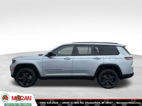 Used 2022 Jeep Grand Cherokee L Laredo image 2