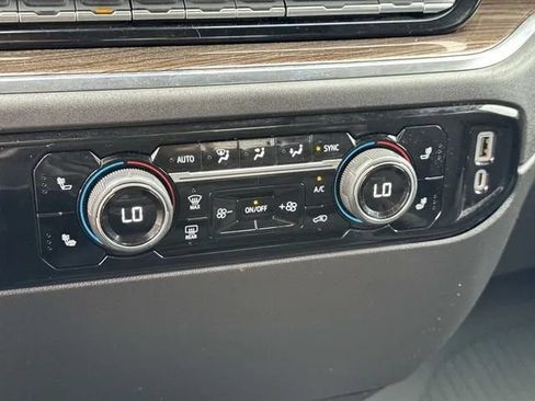 Used 2022 Chevrolet Silverado 1500 LT AWD/4WD image 38