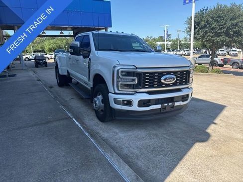 Used 2026 Ford F350 Platinum w/ Platinum Plus Package AWD/4WD image 2