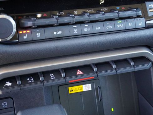 Used 2024 Toyota Tundra Limited image 15