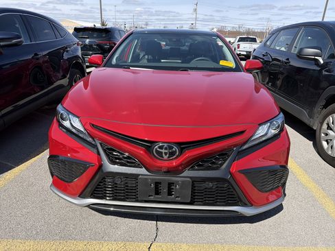 Used 2024 Toyota Camry XSE w/ Navigation Package image 3