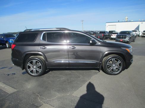Used 2019 GMC Acadia Denali w/ Technology Package image 3