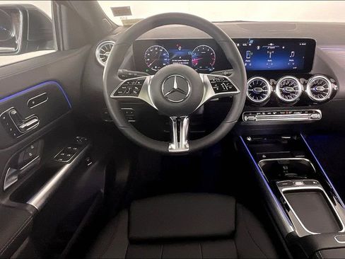 Used 2026 Mercedes-Benz GLA 250 4MATIC image 5
