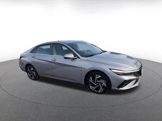 Used 2025 Hyundai Elantra SEL video 2