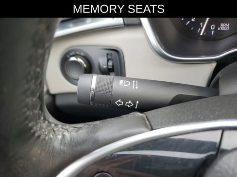 Used 2016 Cadillac SRX Luxury w/ Driver Awareness Package image 22