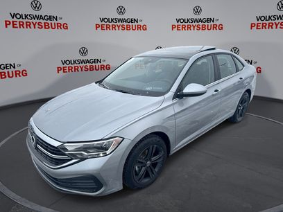 Used 2022 Volkswagen Jetta SE w/ Panoramic Sunroof Package