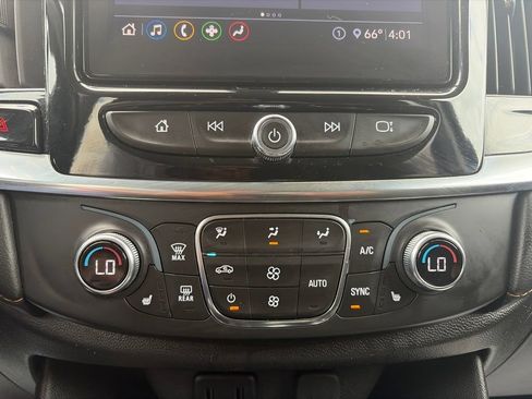 Used 2021 Chevrolet Traverse LT AWD/4WD image 7