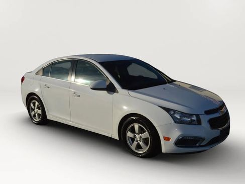 Used 2015 Chevrolet Cruze LT image 13