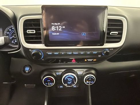 Used 2022 Hyundai Venue Limited w/ Cargo Package FWD image 24