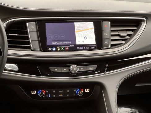 Used 2023 Buick Enclave Avenir image 18