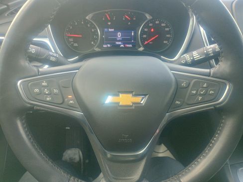 Used 2020 Chevrolet Equinox LT w/ Driver Convenience Package image 22