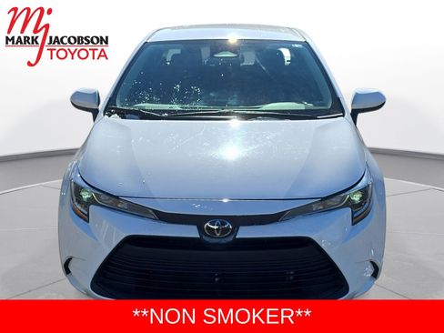 Used 2023 Toyota Corolla LE image 2