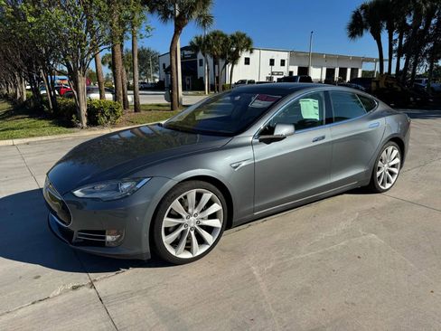 Used 2013 Tesla Model S image 2