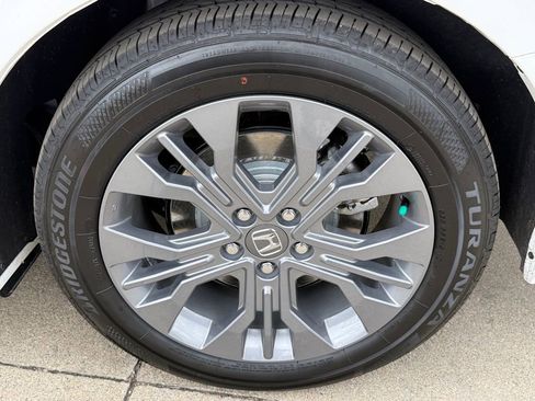 Certified 2026 Honda Odyssey Touring image 12